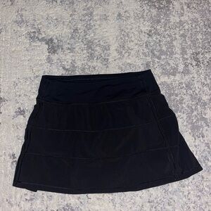 Lululemon mid-rise skirt size 4 tall
